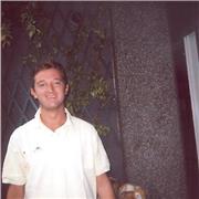 laureato in economia presso european schhol of economics